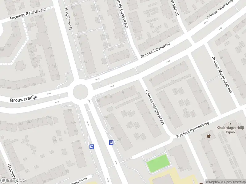 Ambulance met gepaste spoed naar de Prinses Julianaweg in Dordrecht