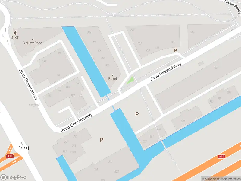 Brandweer met gepaste spoed naar de Joop Geesinkweg in Amsterdam-Duivendrecht vanwege een liftopsluiting