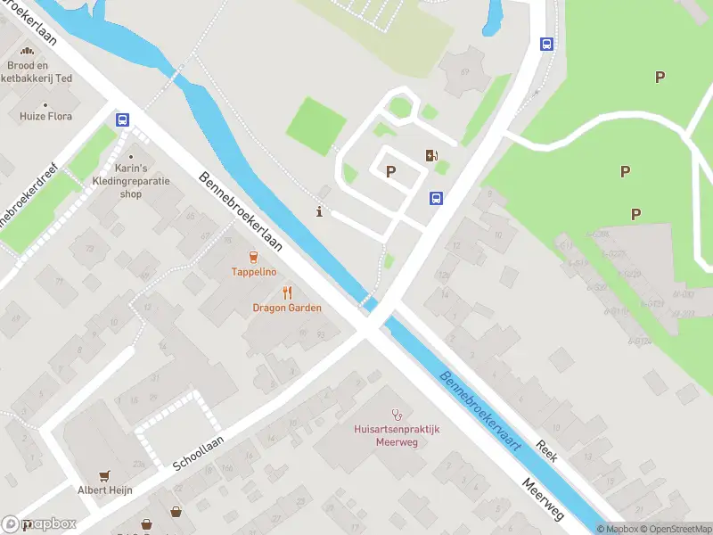 Ambulance met grote spoed naar de Binnenweg in Bennebroek