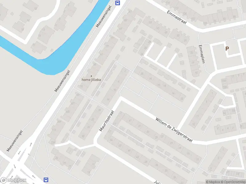 Ambulance met gepaste spoed naar de Mauritsstraat in Rozenburg