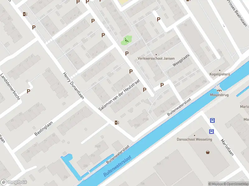 Ambulance met grote spoed naar de Salomon van der Heulstraat in Delft