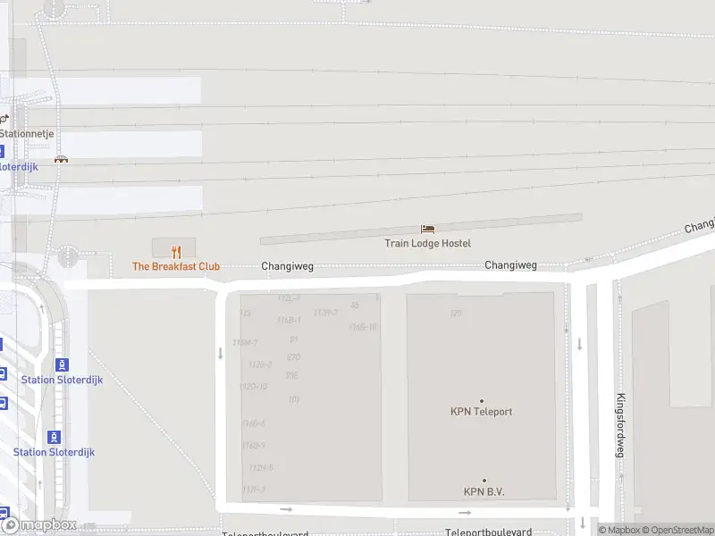 Ambulance met grote spoed naar de Changiweg in Amsterdam