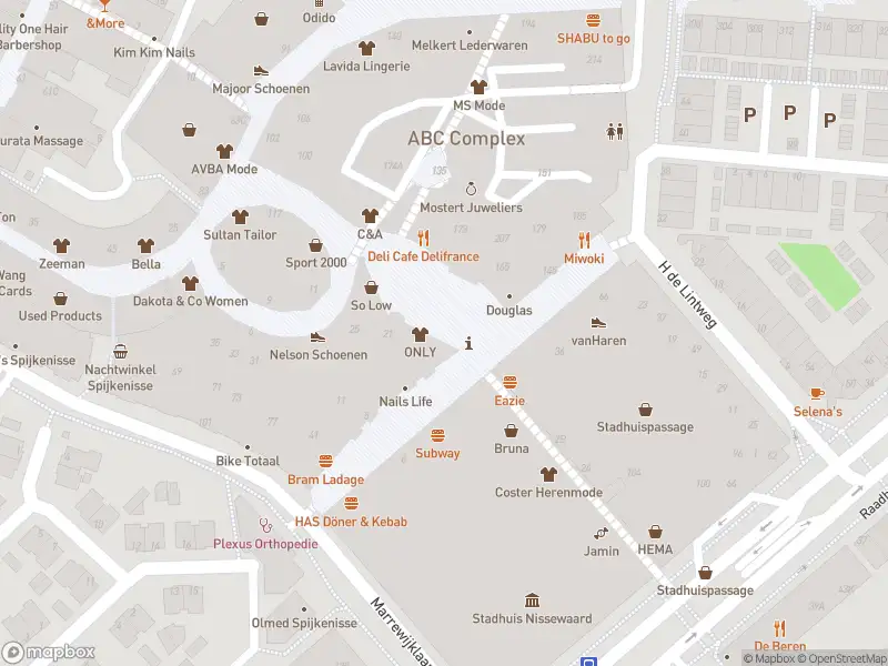 Ambulance met grote spoed naar de Uitstraat in Spijkenisse