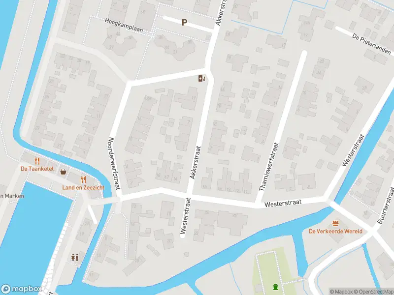 Ambulance met gepaste spoed naar de Akkerstraat in Marken