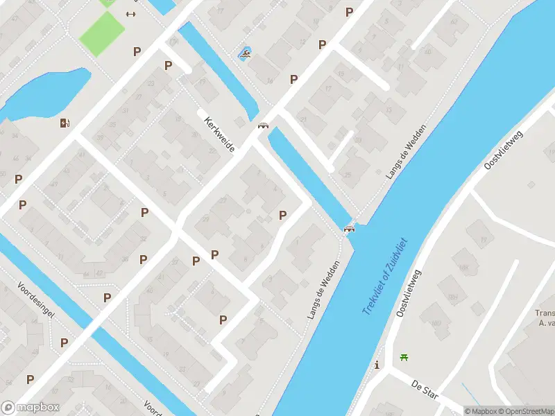 Ambulance met grote spoed naar de De Stelling in Leidschendam