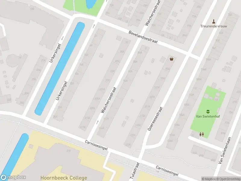 Ambulance met grote spoed naar de Walchersestraat in Rotterdam