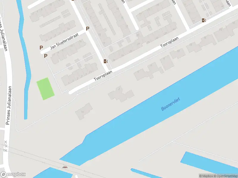 Ambulance met grote spoed naar de Tooroplaan in Maassluis