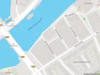 Ambulance met gepaste spoed naar de Fanny Blankers-Koenplein in Haarlem