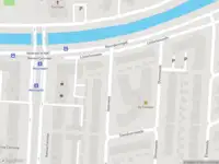 Ambulance met grote spoed naar de Iepenwede in Barendrecht