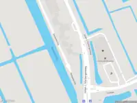 Politie naar de Kerkwetering in Oudewater vanwege aanrijding met letsel