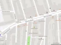 Ambulance met gepaste spoed naar de West-Kruiskade in Rotterdam