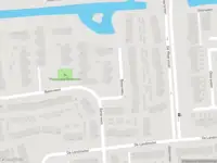 Ambulance met grote spoed naar de Beverveen in Spijkenisse