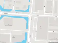 Ambulance met grote spoed naar de Bergen in Barendrecht