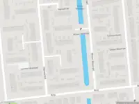 Ambulance met grote spoed naar de Sagiusstraat in Pernis Rotterdam