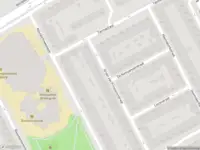 Ambulance met gepaste spoed naar de Groen van Prinstererstraat in Rotterdam