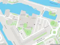 Ambulance met grote spoed naar de Berkenplein in Diemen