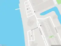 Ambulance met gepaste spoed naar de Watertorenweg in Rotterdam