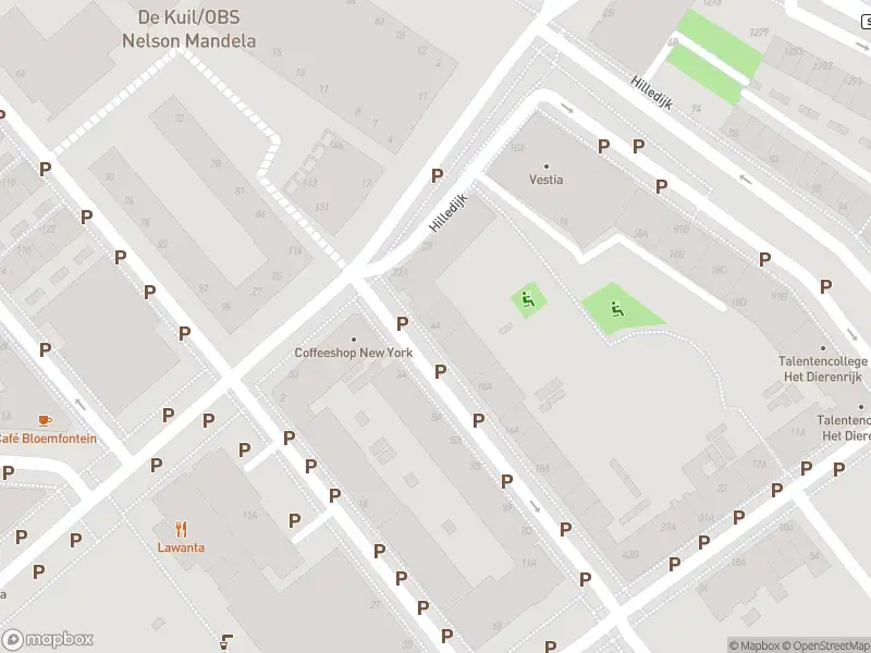 Ambulance met grote spoed naar de De la Reystraat in Rotterdam