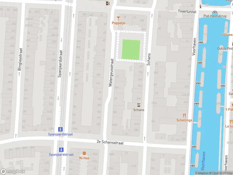 Ambulance met grote spoed naar de Watergeusstraat in Rotterdam