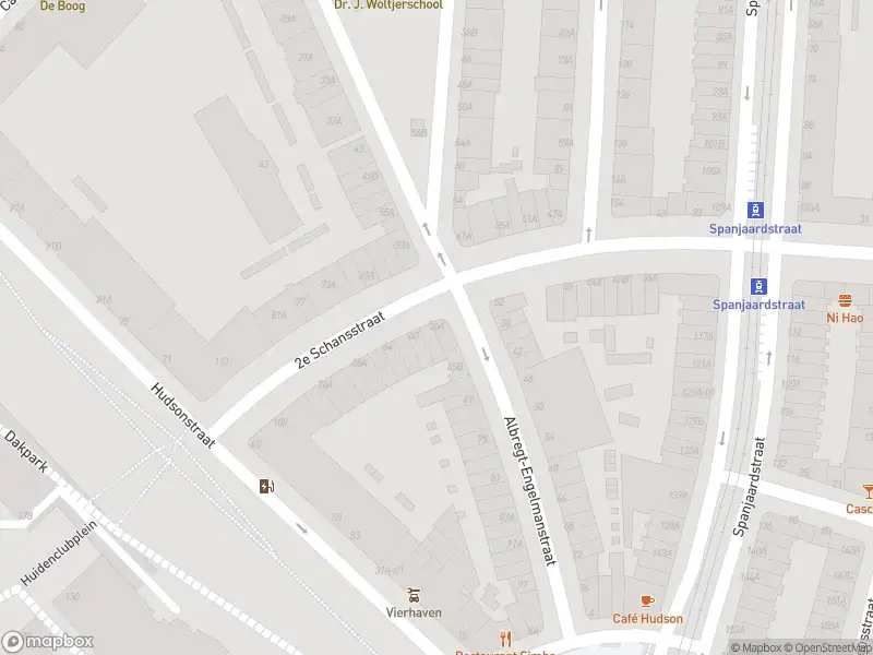 Ambulance met gepaste spoed naar de 2e Schansstraat in Rotterdam