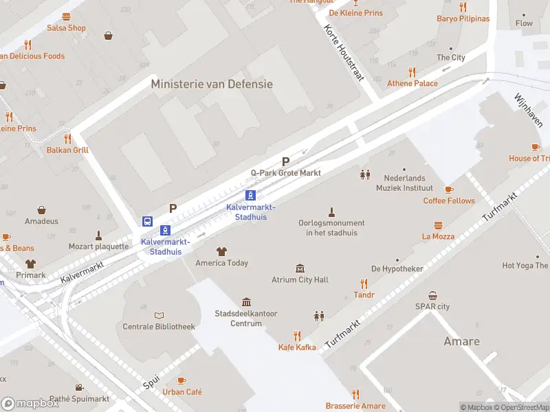 Ambulance met grote spoed naar de Kalvermarkt in 's-Gravenhage