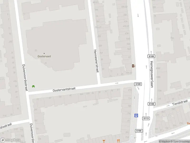 Ambulance met grote spoed naar de Oostervantstraat in Rotterdam