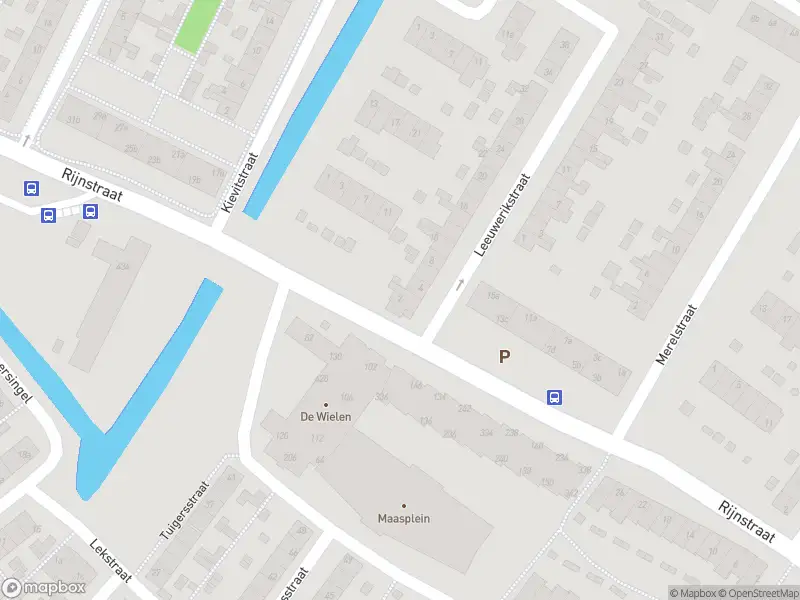 Ambulance met grote spoed naar de Leeuwerikstraat in Alblasserdam