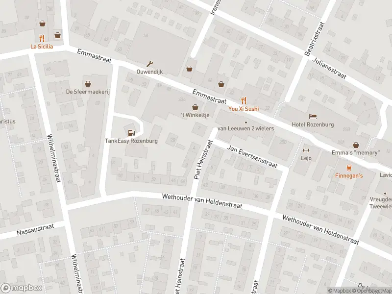 Ambulance met grote spoed naar de Piet Heinstraat in Rozenburg