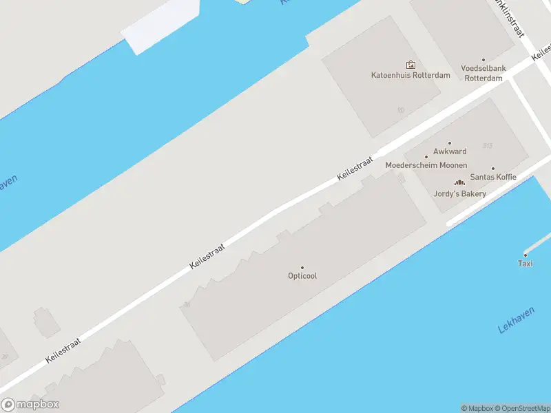 Ambulance met gepaste spoed naar de Keilestraat in Rotterdam