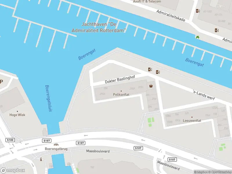 Ambulance met gepaste spoed naar de 's-Lands werf in Rotterdam