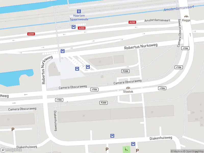 Brandweer met gepaste spoed naar de Robertus Nurksweg in Haarlem vanwege een liftopsluiting