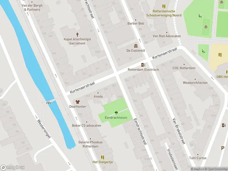 Ambulance met grote spoed naar de Kortenaerstraat in Rotterdam