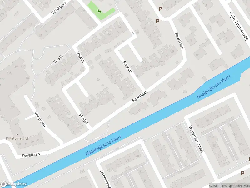 Ambulance met grote spoed naar de Rossini in Naaldwijk