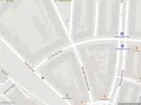 Ambulance met gepaste spoed naar de 2e Schansstraat in Rotterdam