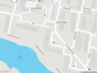 Ambulance met grote spoed naar de Haringvlietstraat in Dordrecht