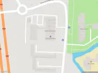 Ambulance met gepaste spoed naar de Maarten Harpertsz. Trompweg in Dordrecht