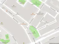 Ambulance met grote spoed naar de Vijverhofstraat in Rotterdam