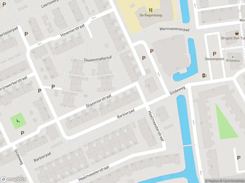 Ambulance met gepaste spoed naar de Glazenierstraat in Schiedam