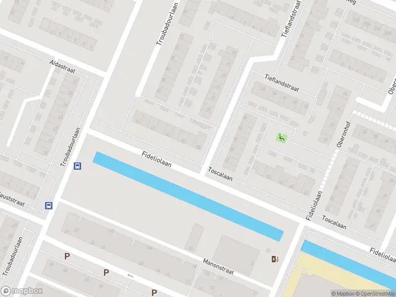 Ambulance met gepaste spoed naar de Fideliolaan in Hoogvliet Rotterdam