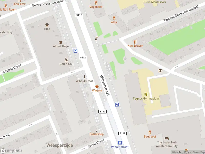 Brandweer met gepaste spoed naar de Metrostation Wibautstraat in Amsterdam