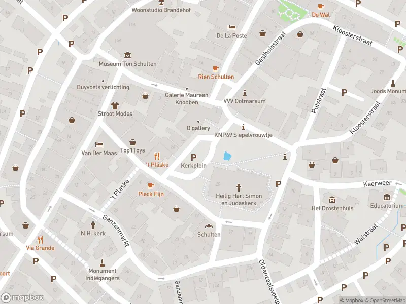 Politie naar de Kerkplein in Ootmarsum vanwege aanrijding met letsel