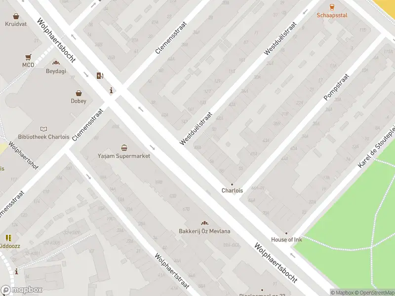 Ambulance met grote spoed naar de Wolphaertsbocht in Rotterdam