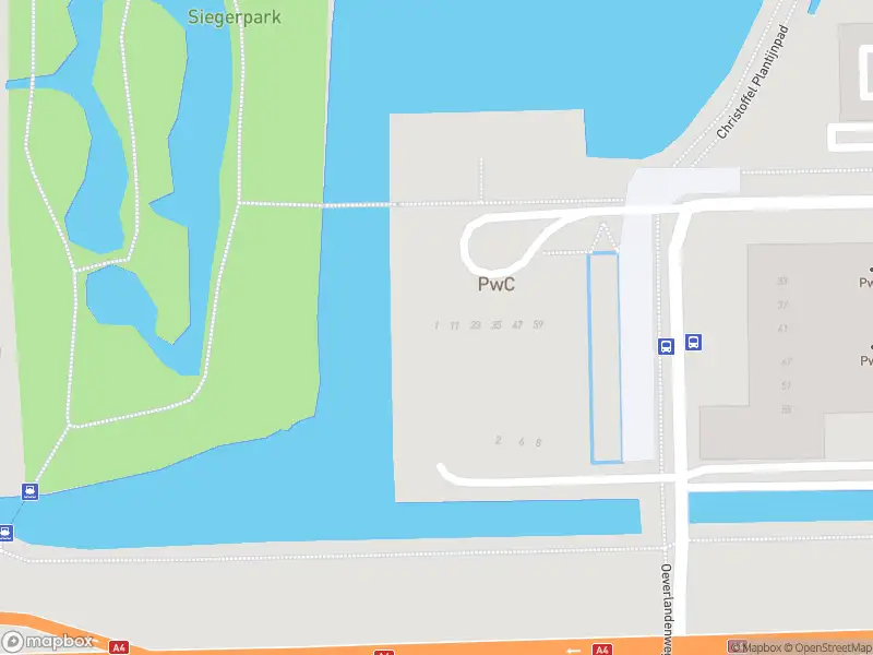 Ambulance met gepaste spoed naar de Joseph Schumpeterstraat in Amsterdam