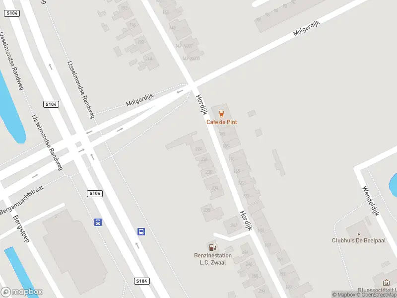 Ambulance met grote spoed naar de Hordijk in Rotterdam