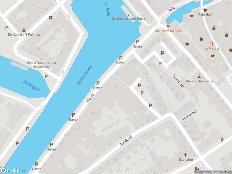 Ambulance met grote spoed naar de Zure Vischsteeg in Maassluis