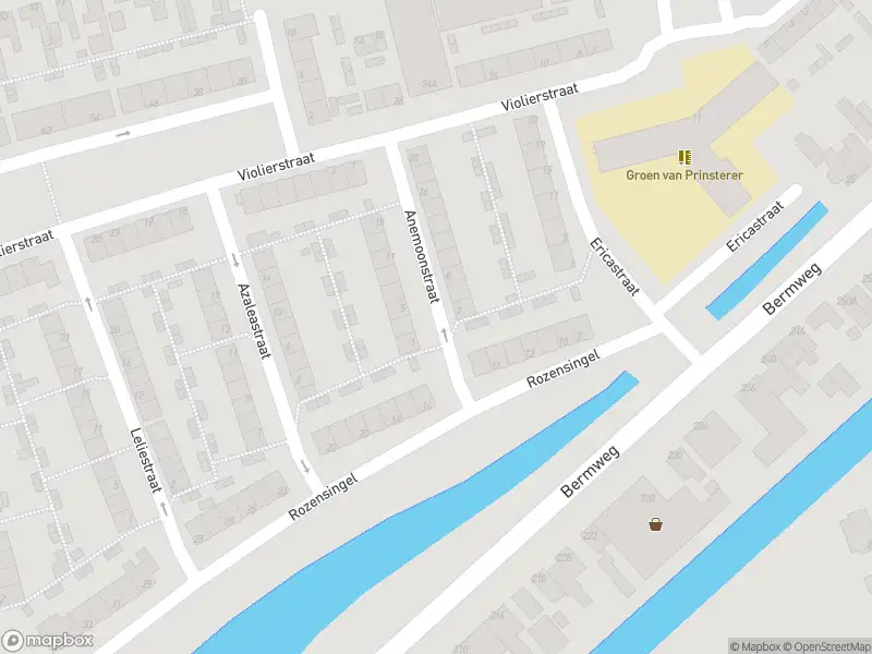 Ambulance met gepaste spoed naar de Anemoonstraat in Capelle aan den IJssel