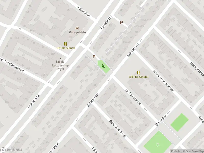 Ambulance met grote spoed naar de Asterstraat in Rotterdam