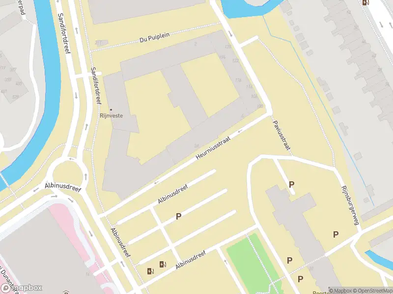 Ambulance met gepaste spoed naar de Heurniusstraat in Leiden