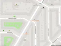 Ambulance met grote spoed naar de Haarlemmermeerstraat in Amsterdam