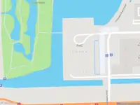 Ambulance met gepaste spoed naar de Joseph Schumpeterstraat in Amsterdam